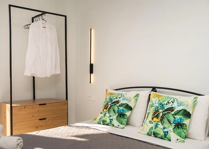 Avouris 2 Bedroom Apartment & Studios