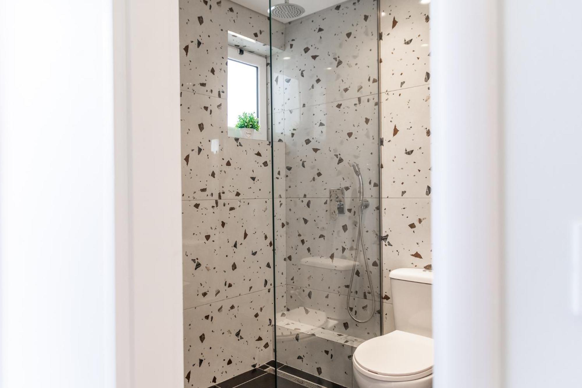 Avouris 2 Bedroom & Apartment