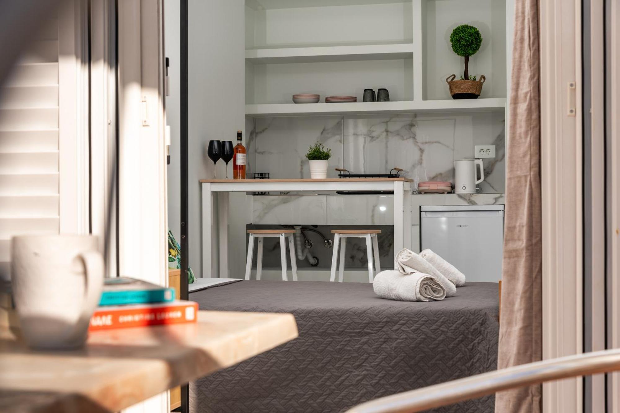 Avouris 2 Bedroom & Apartment